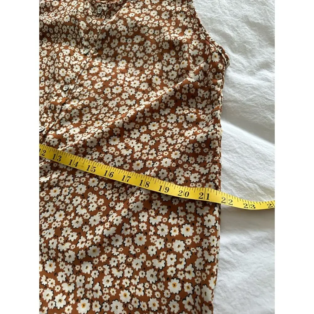 CAbi floral button-front top, size large - Picture 10 of 11